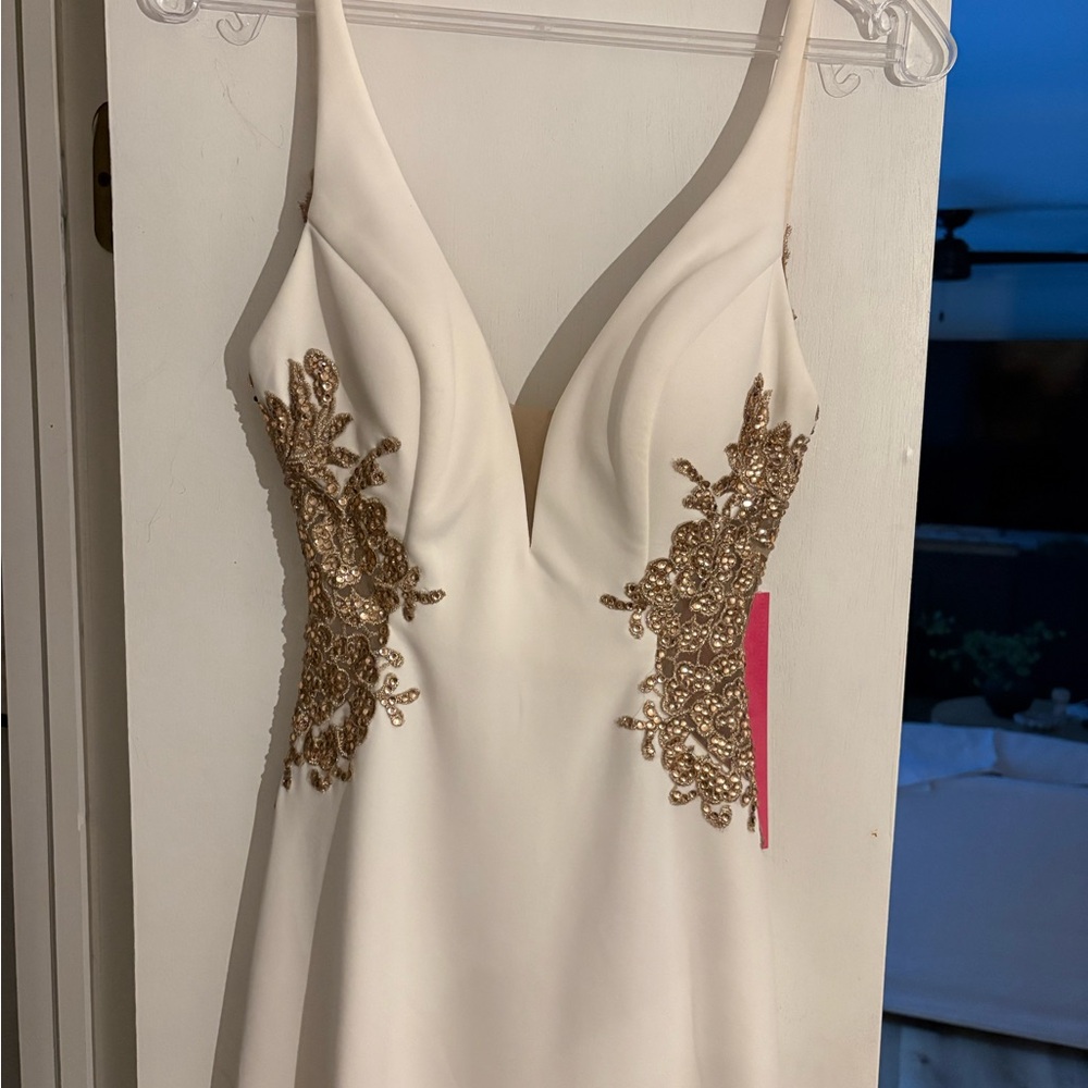 Backless ivory gown